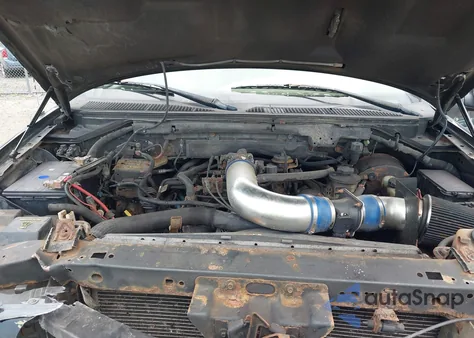 2002 Ford F-150 Lariat/Xlt from USA, damaged, VIN 1FTRW08L32KC45810